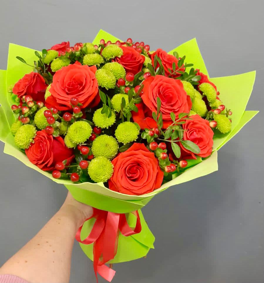 Букет цветов из: Хризантемы и Розы в Новостройку