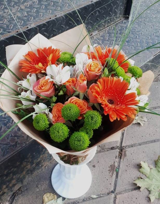 Букет цветов из: Герберы, Хризантемы, Альстромерии и Розы в Новостройку