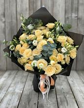 Букет цветов из:  Розы и Лизиантусы в Новостройку