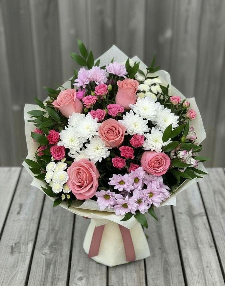 Букет цветов из: Альстромерии, Гвоздики, Розы и Хризантемы в Новостройку