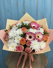 Букет цветов из:  Розы, Герберы и Хризантемы в Новостройку