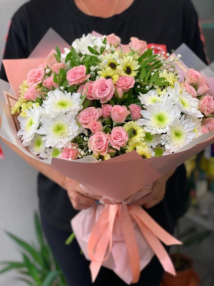 Букет цветов из: Розы и Хризантемы в Новостройку