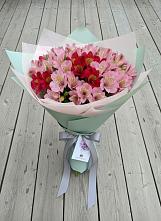 Букет цветов из:  Альстромерии в Новостройку