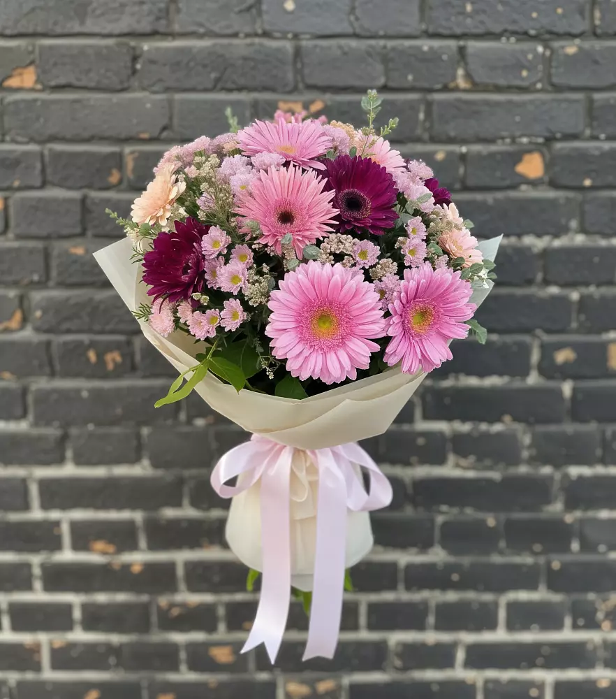 Букет цветов из: Герберы и Хризантемы в Новостройку