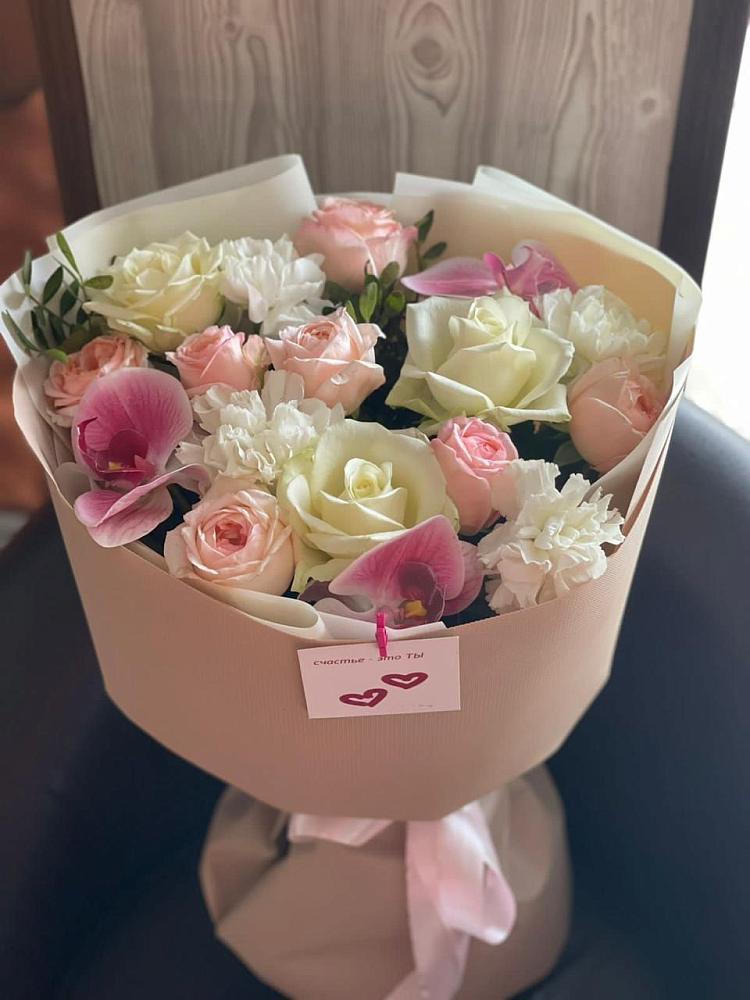 Букет цветов из: Орхидеи, Розы и Гвоздики в Новостройку