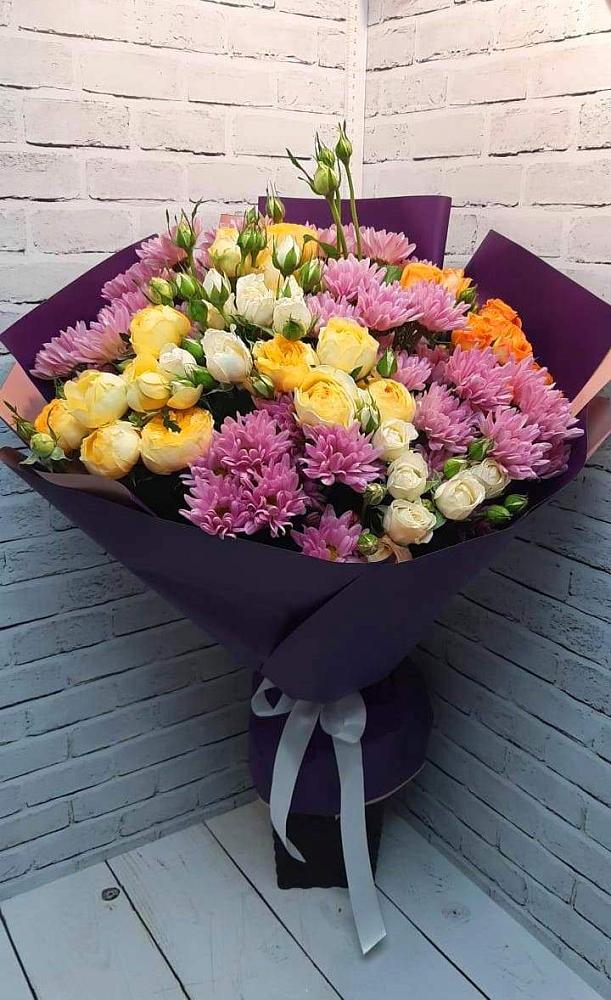 Букет цветов из: Хризантемы и Розы в Новостройку