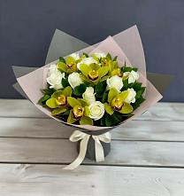 Букет цветов из:  Орхидеи и Розы в Новостройку