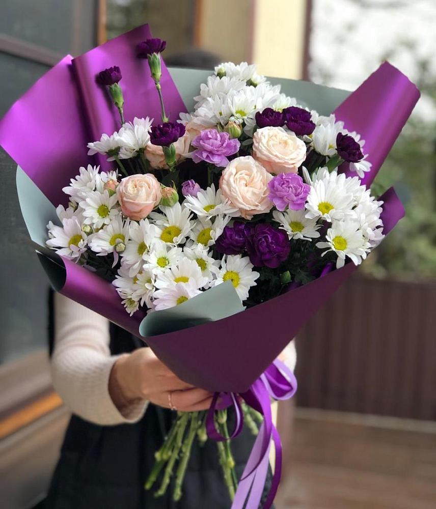 Букет цветов из: Хризантемы, Гвоздики и Розы в Новостройку