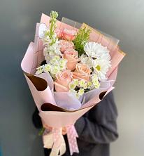 Букет цветов из:  Хризантемы и Розы в Новостройку