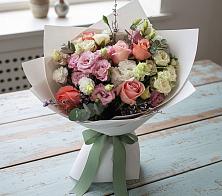 Букет цветов из:  Розы, Лизиантусы и Гвоздики в Новостройку