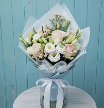 Букет цветов из:  Розы и Лизиантусы #REPLACE_PRED# Новостройку