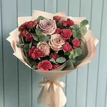 Букет цветов из:  Гвоздики и Розы в Новостройку