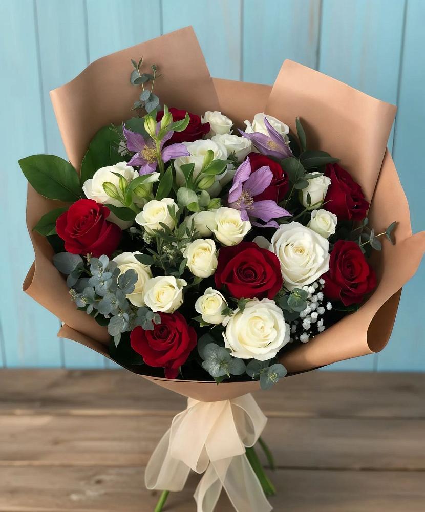 Букет цветов из: Розы и Альстромерии в Новостройку