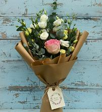 Букет цветов из:  Розы и Лизиантусы в Новостройку