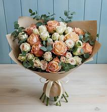 Букет цветов из:  Альстромерии и Розы в Новостройку