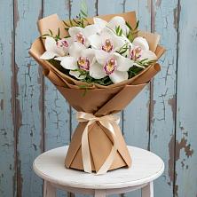 Букет цветов из:  Орхидеи и Розы в Новостройку
